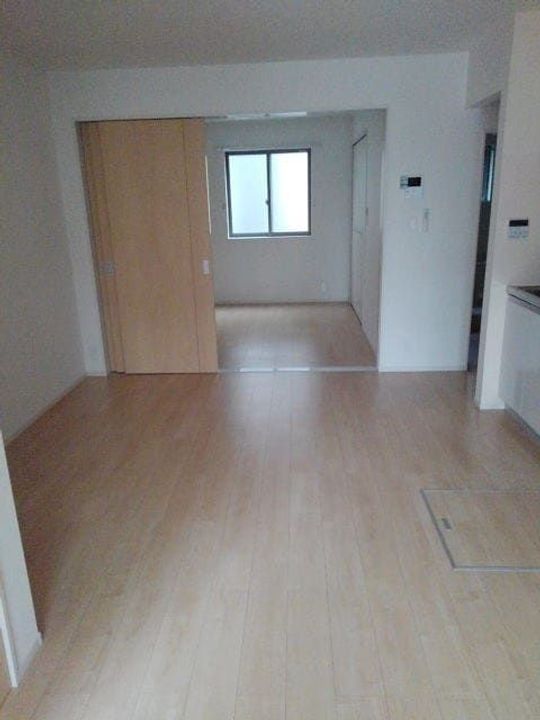 マロンガーデンBの居間