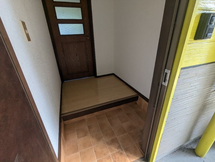 フラッツコリーヌの玄関