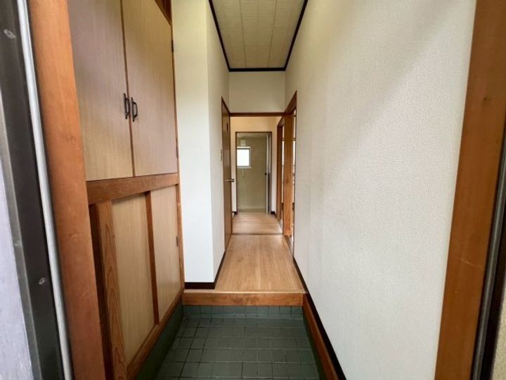 グレープハイツの玄関