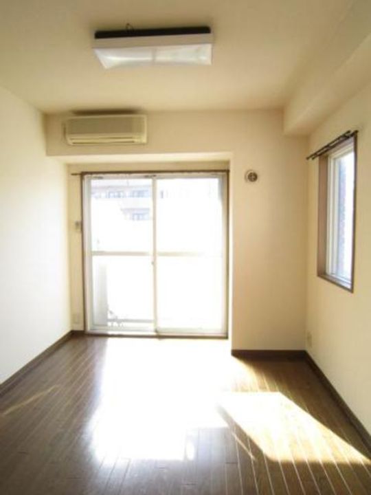 リバーサイドハイツ湘南の居間