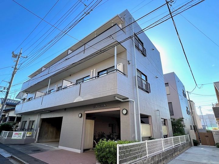 グリーンタカノの外観