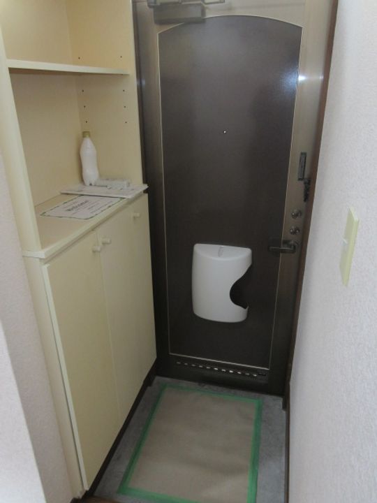 ハイツ小林の玄関