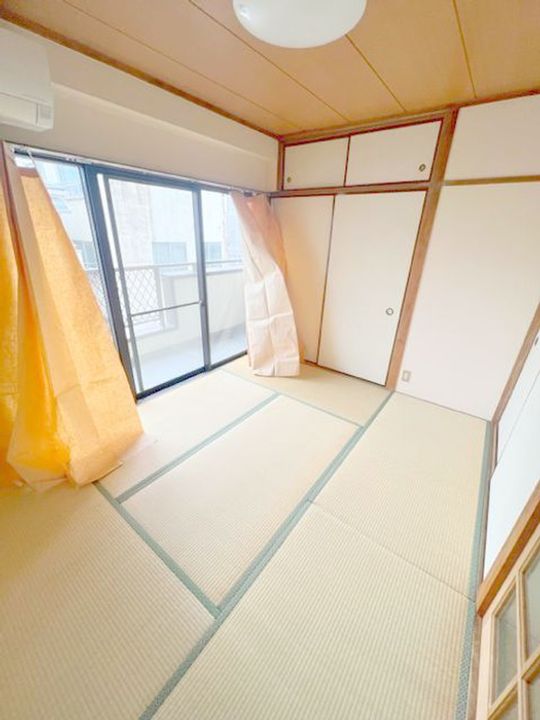 蓮見ビルの内装