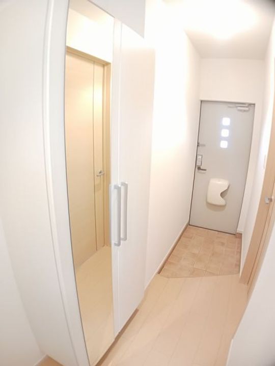 新潟県見附市学校町1(アパート)の賃貸物件の玄関