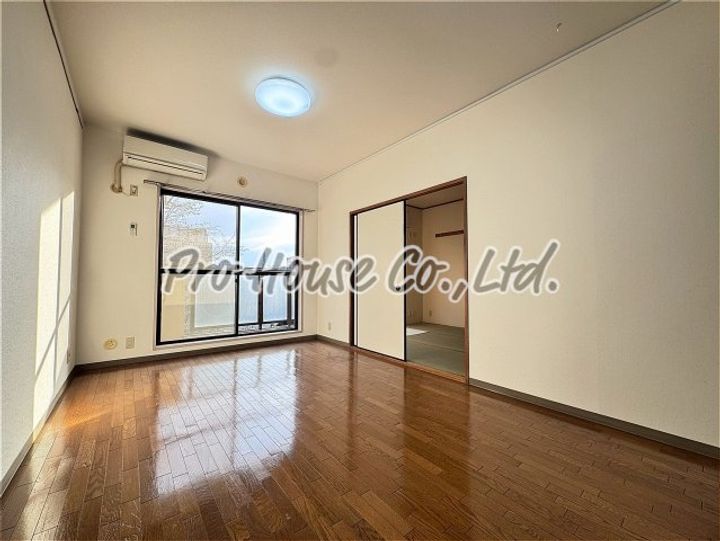 プレジデントミタマの居間