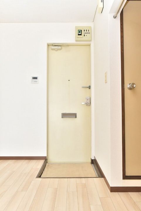 レヂデンス上新井の玄関