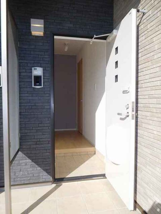 グレイス Iの玄関