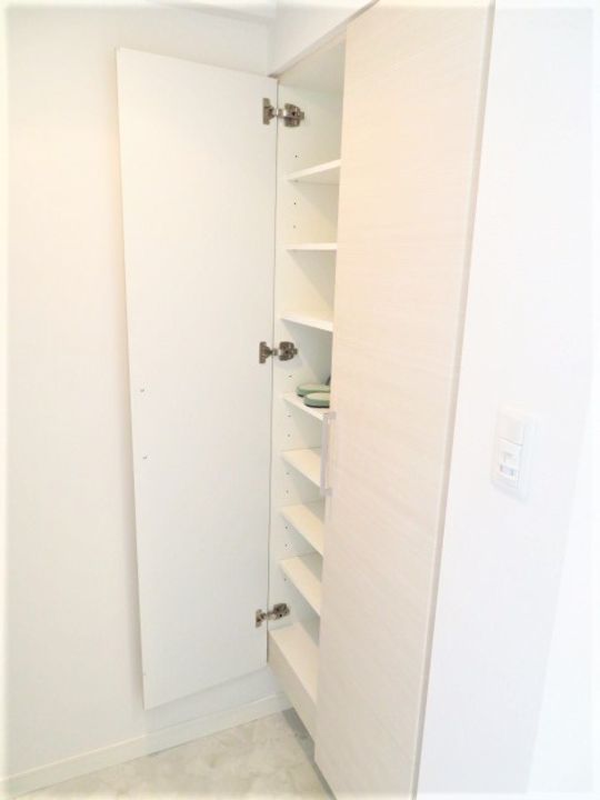 S-RESIDENCE江坂の玄関