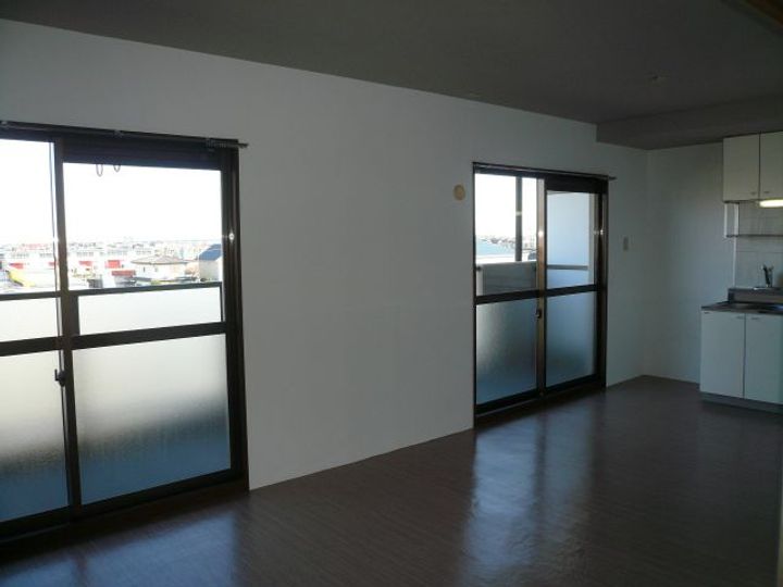 ベルウッド和泉の居間