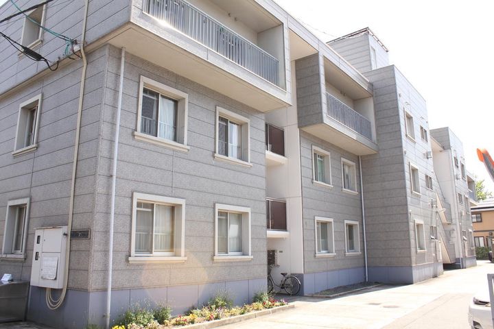 シルバーマンションの外観