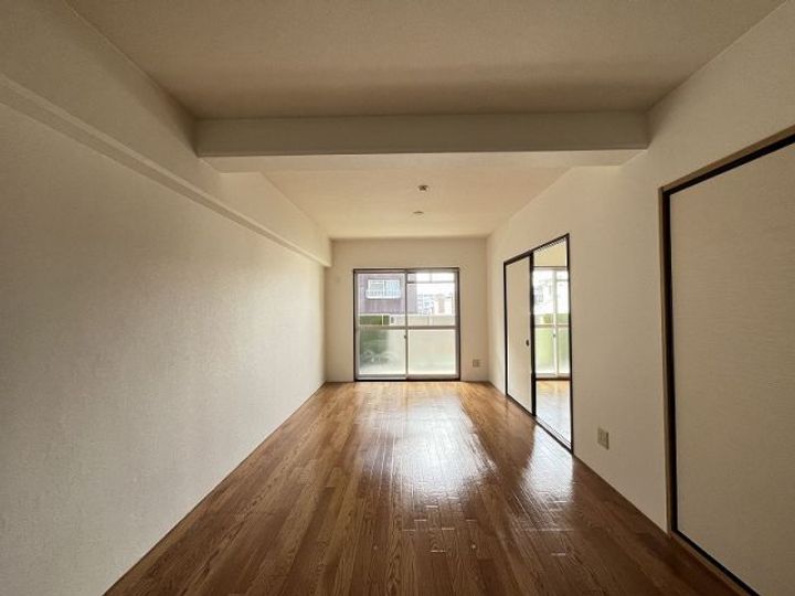 ノーブル・ライフの居間