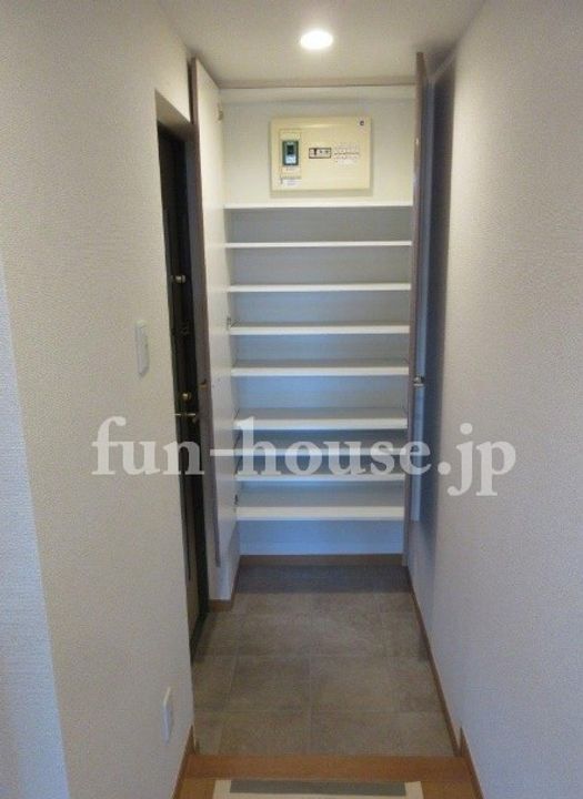 J・アムール北沢の玄関