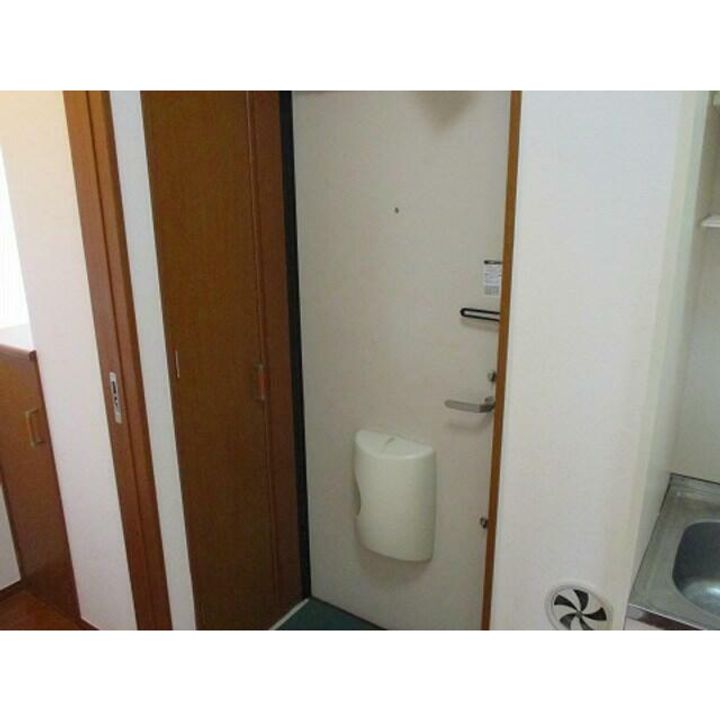 東京都杉並区和泉2(アパート)の賃貸物件の玄関