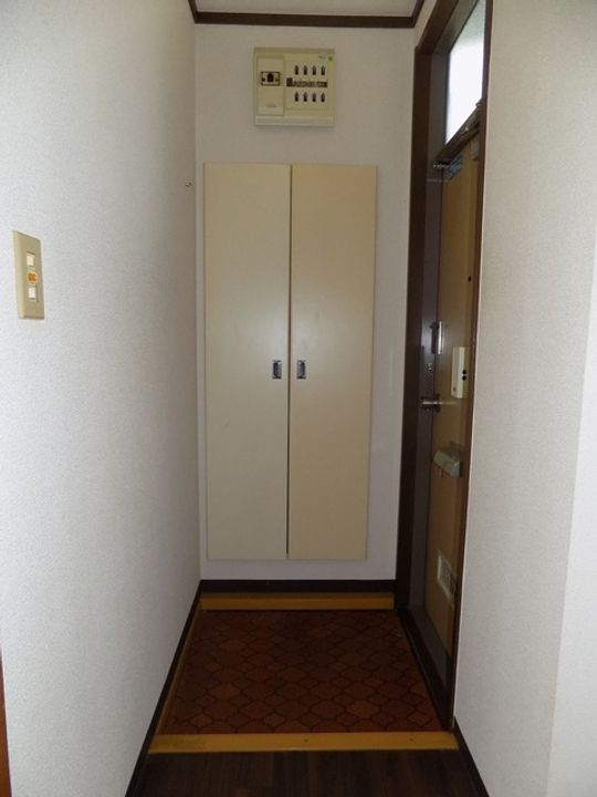 ロイヤルもずの玄関