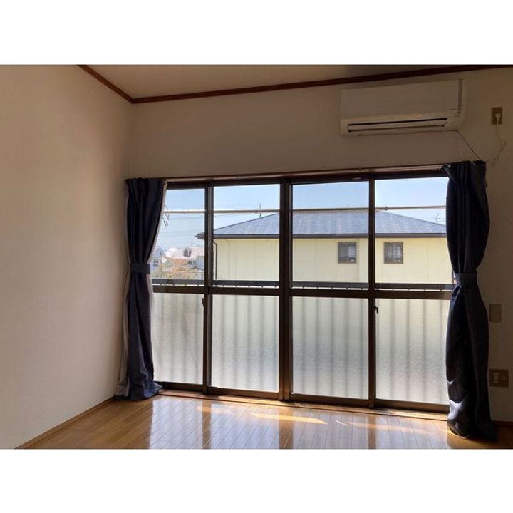 ショウハイツ三田の居間