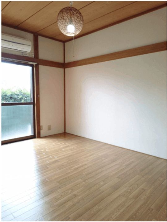 向南コーポの居間