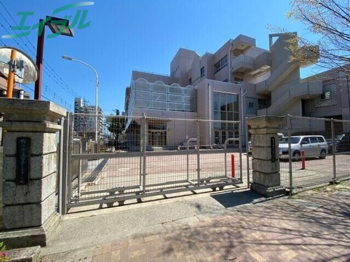 ロイヤルメゾンHAMADAの周辺