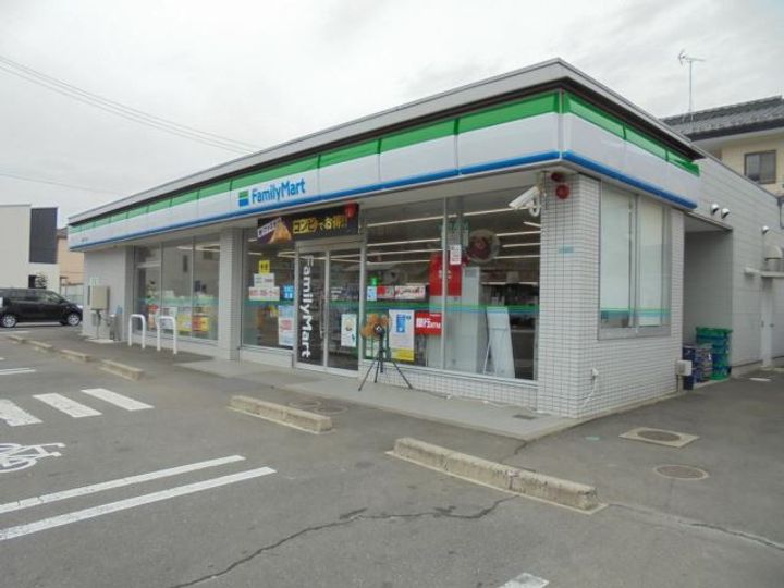 ホワイトハイツ東館の周辺