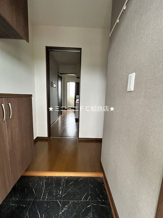 鹿児島県姶良市加治木町木田(アパート)の賃貸物件の玄関