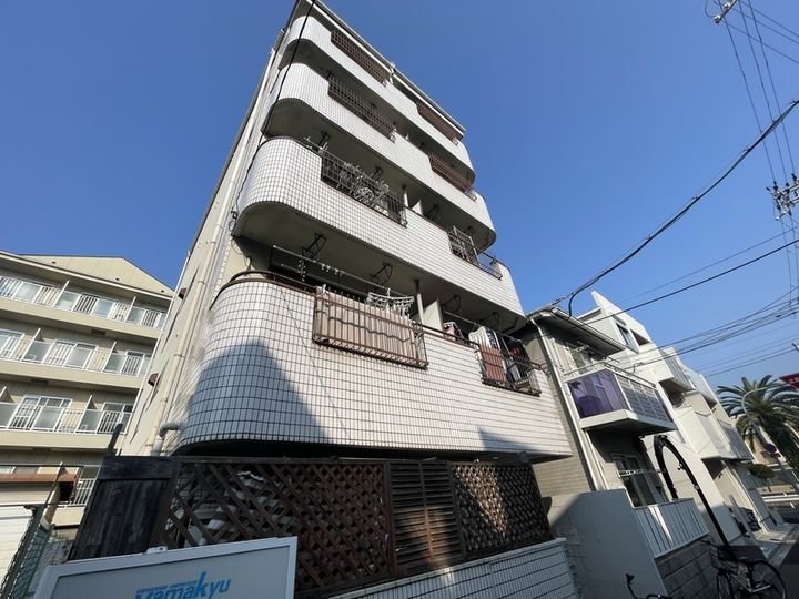 ラハイナ玉出西の外観