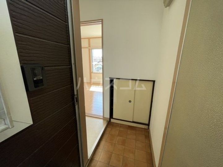 サンパレス韮川Iの玄関
