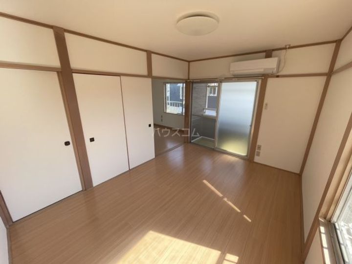 サンパレス韮川Iの居間