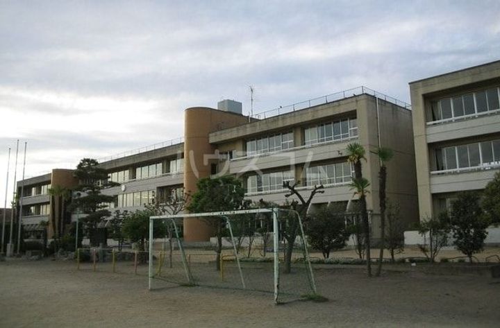 サンパレス韮川Iの周辺