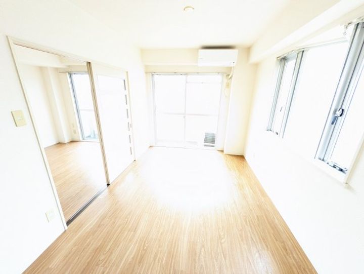 サンハイツ稔台Bの居間