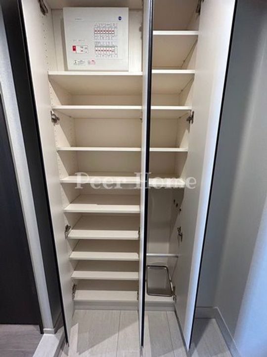 プライムガーデン恵比寿南の玄関