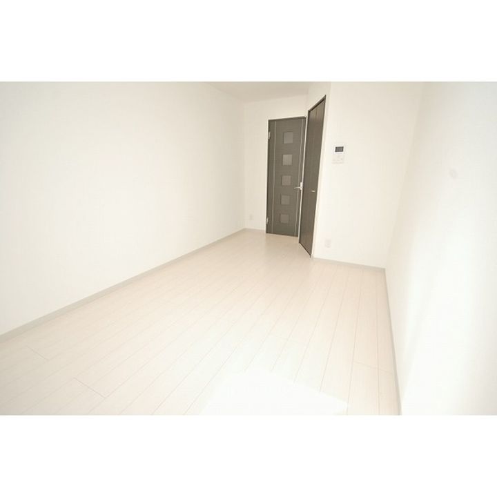 DUO VALORE 大宮公園弐番館の居間