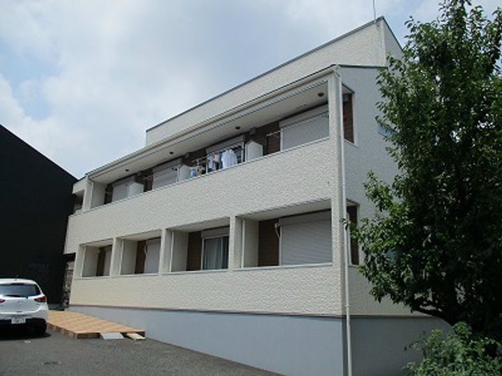 バイオレット倉田の外観