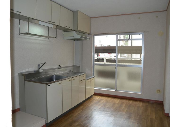 ハイツこもがわの居間