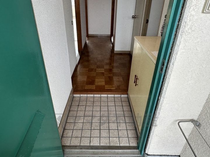 渡清ハイツの玄関