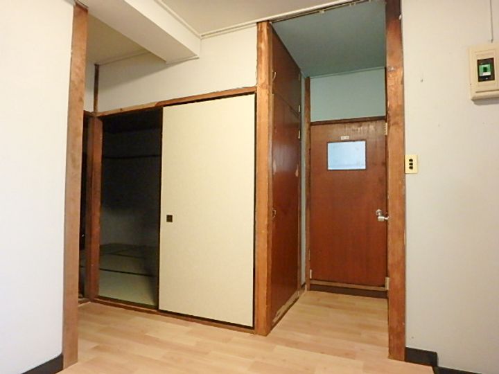 横乾ビルの内装