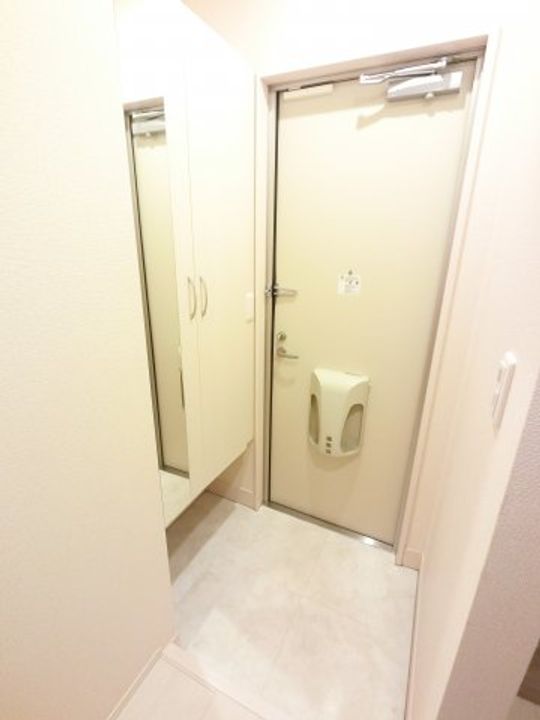 千葉県市原市東五所(アパート)の賃貸物件の玄関