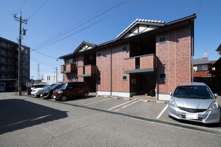 バッハ駅西新町の外観