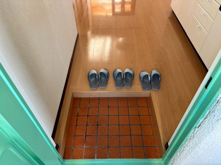 東京都調布市入間町2(マンション)の賃貸物件の玄関