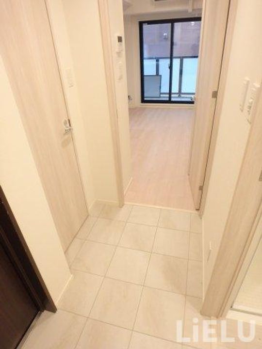 宮城県仙台市宮城野区鉄砲町西(マンション)の賃貸物件の玄関