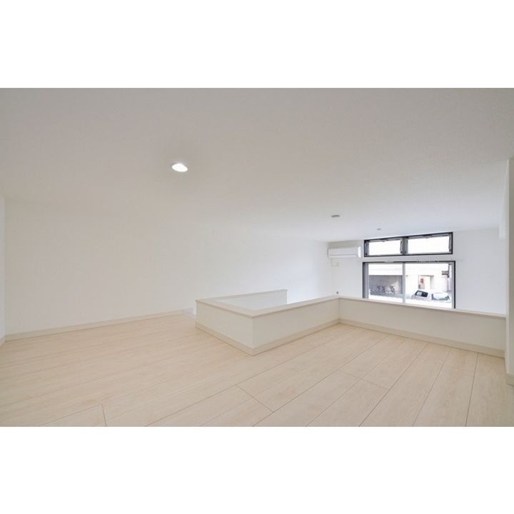 LIBTH国府の内装