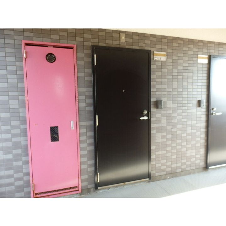 ホーユウコンフォルトレディース金沢寺町の玄関