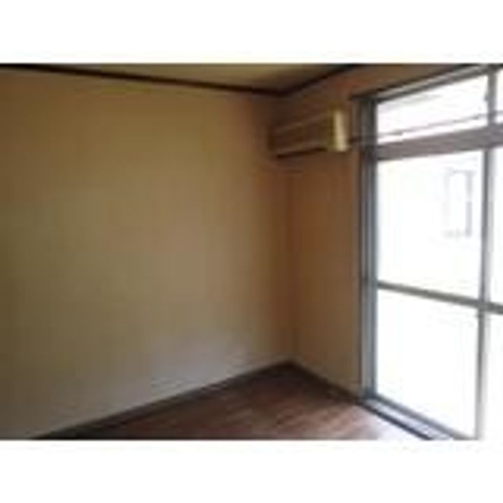 メゾン・トータルVの居間