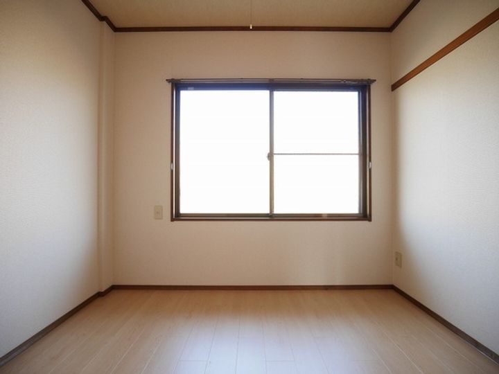 ガーデンパークIIIの内装