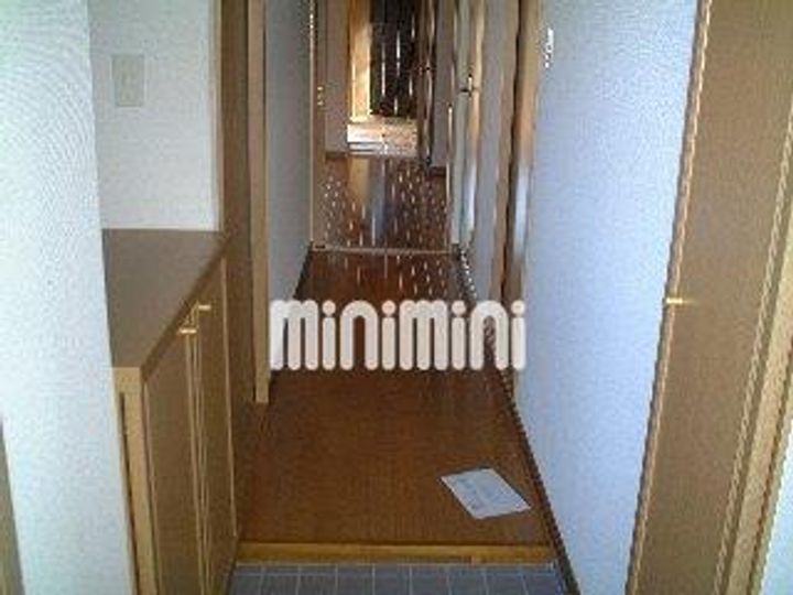 メゾンブローニュ 8の玄関