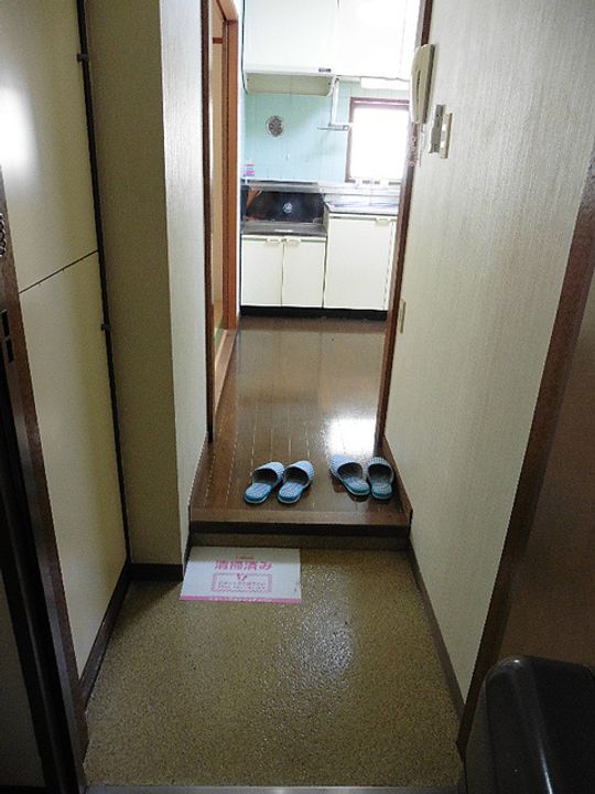 ロワール久米川の玄関