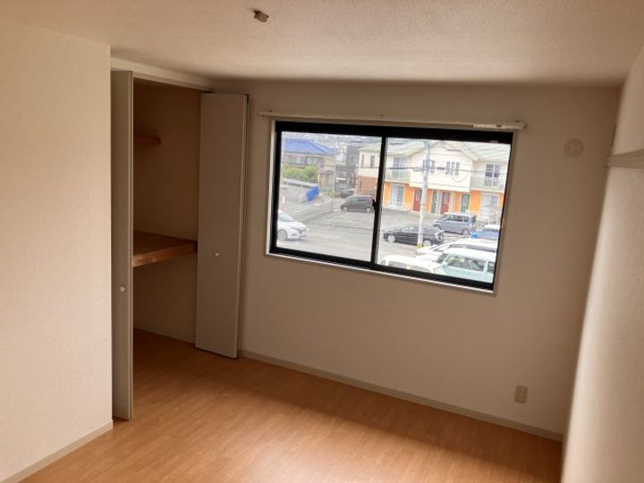 グリーンパレス福井 B棟の居間