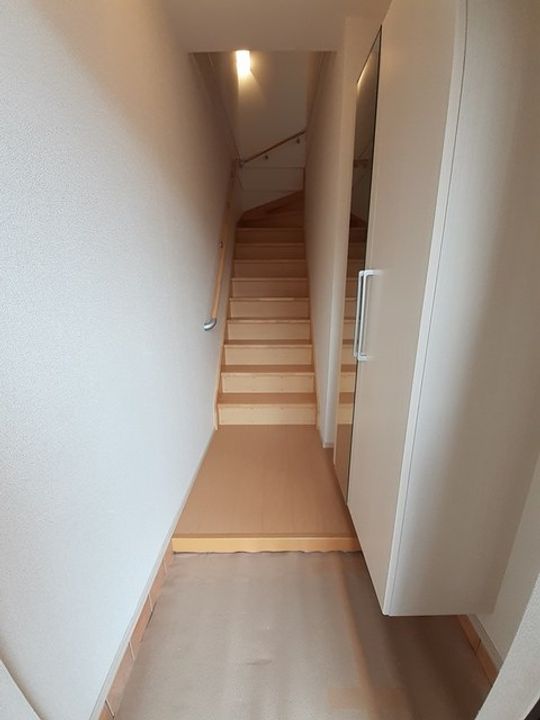愛媛県四国中央市妻鳥町(アパート)の賃貸物件の玄関