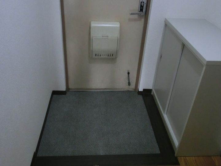 エバーグレイス森本の玄関