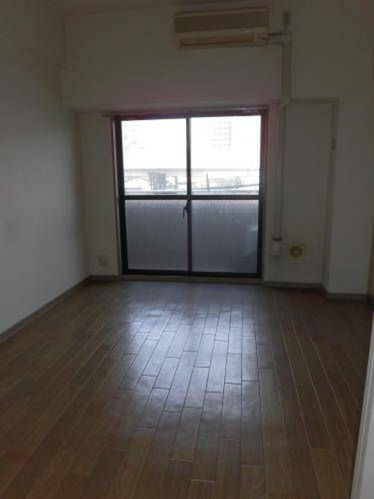 メゾン・ド・ヴィレ品川の居間