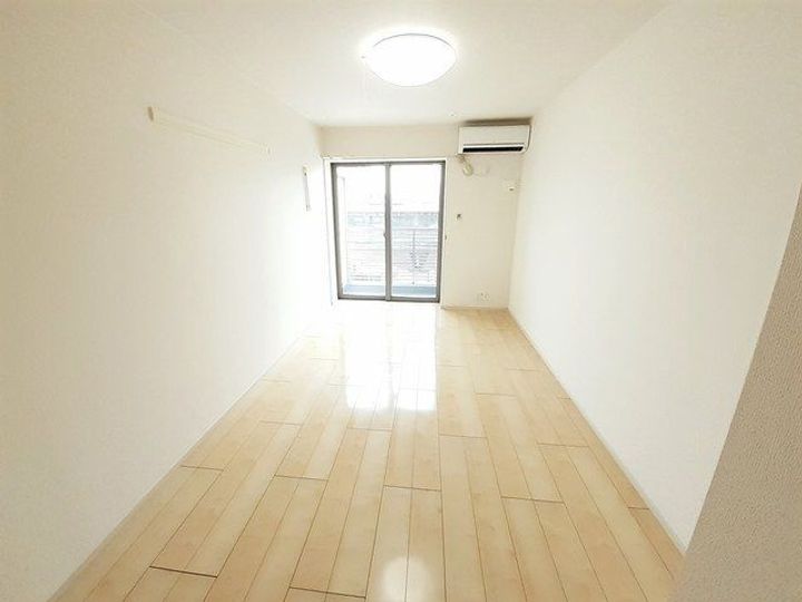 シャルモントゥIIの内装