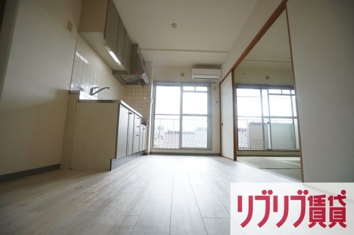 ルミエール若葉の居間